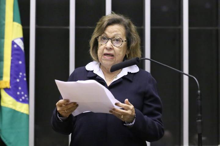 Câmara aprova projeto que exige uso de linguagem simples na comunicação de órgãos públicos