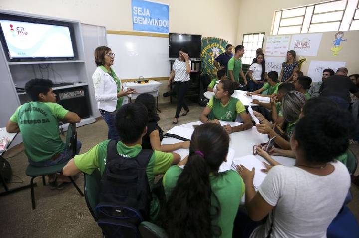 Liminar mantém presença de professores em salas de leitura de SP