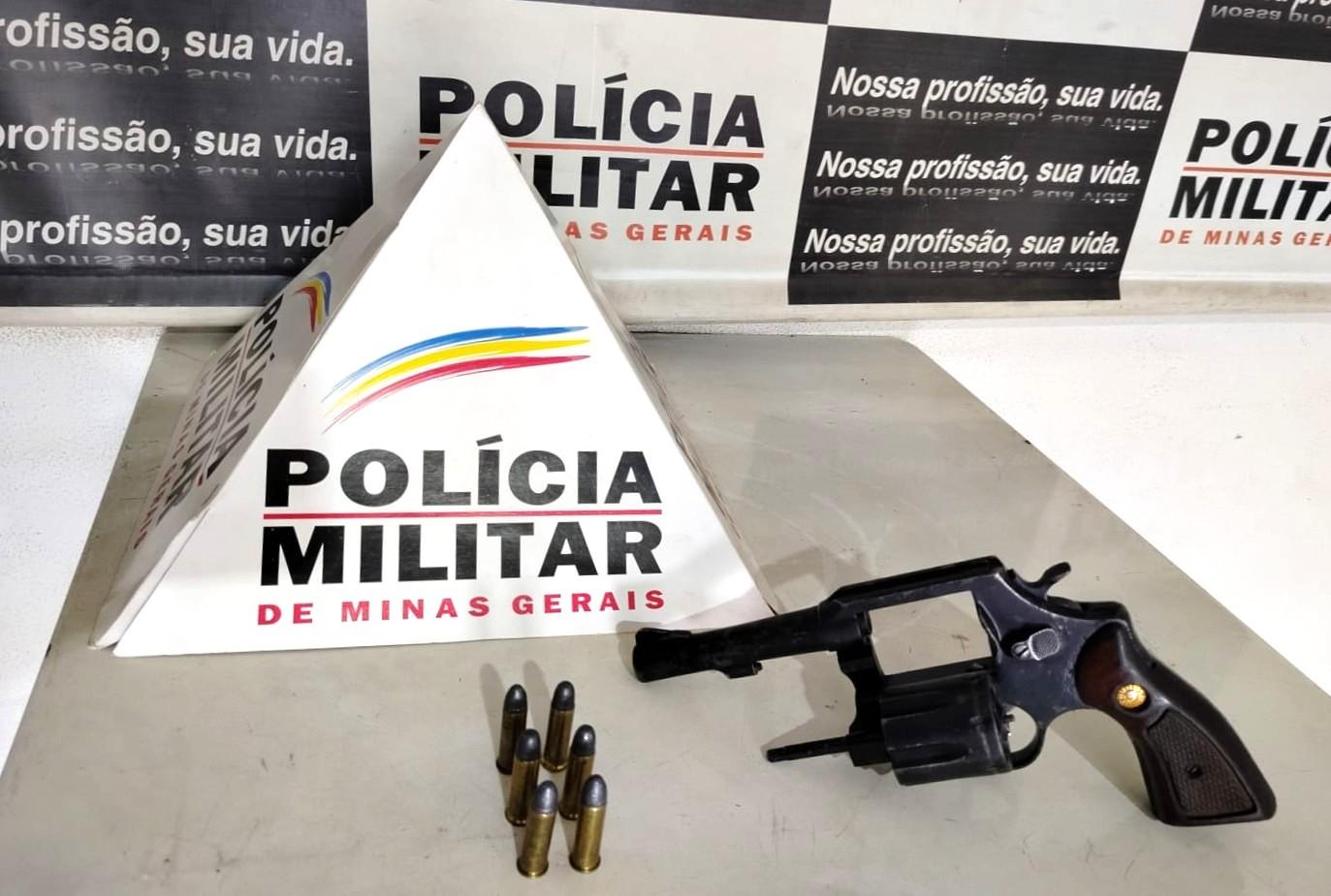 Ameaça e Porte Ilegal de Arma: Mulher é Presa em Flagrante Próximo a Escola em Mariana